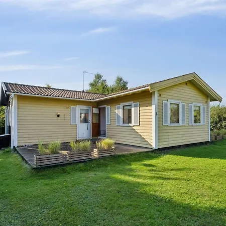 Alberta - 100m From The Sea By Interhome