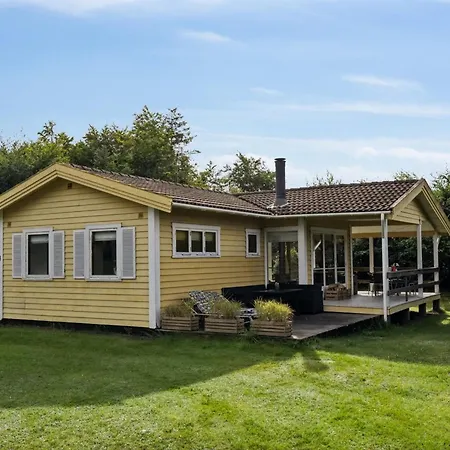 Alberta - 100m From The Sea By Interhome Ferienhaus Glesborg