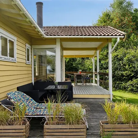 Alberta - 100m From The Sea By Interhome Ferienhaus Glesborg